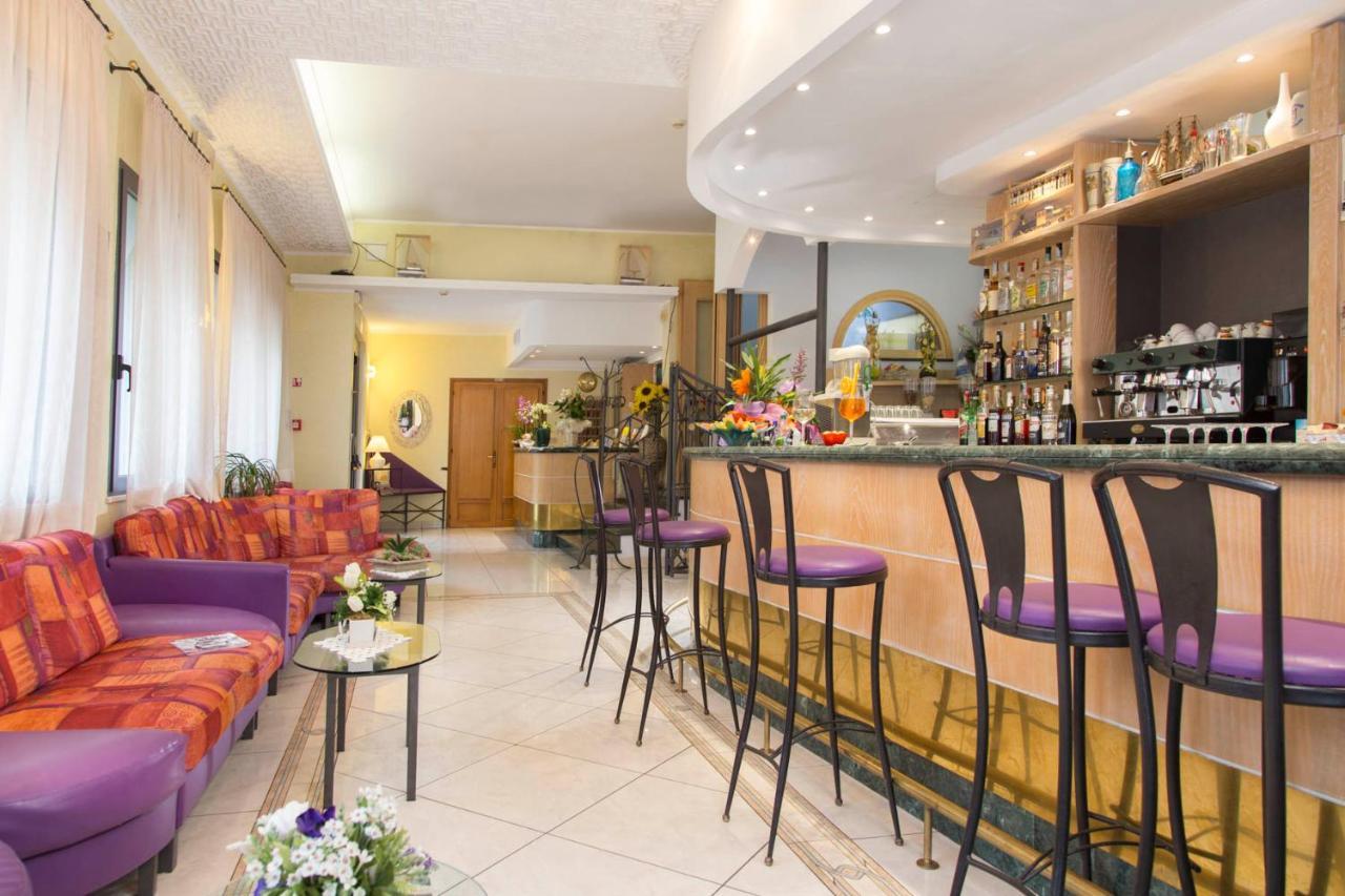 Hotel Franca Белларія-Іджеа-Марина Екстер'єр фото