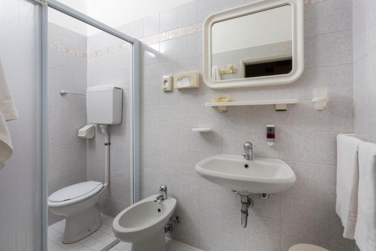 Hotel Franca Белларія-Іджеа-Марина Екстер'єр фото